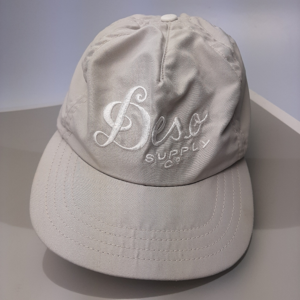 Deso Supply Co USA Lightweight Adjustable Strap Mesh Visor Light Gray & White